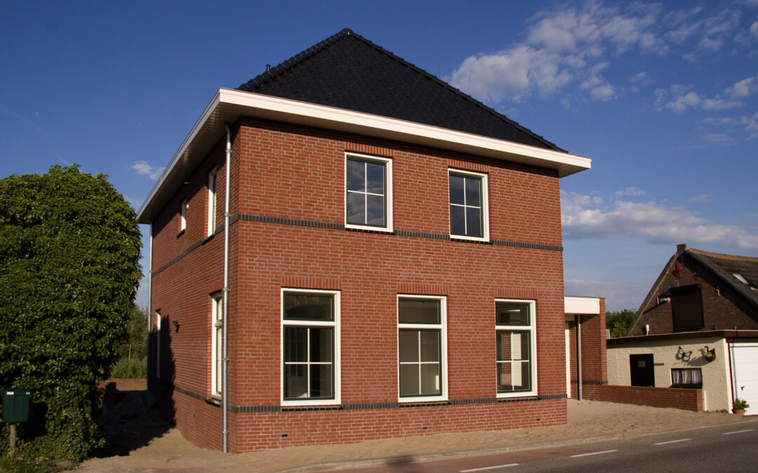 Nieuwbouw woning met aangebouwde garage